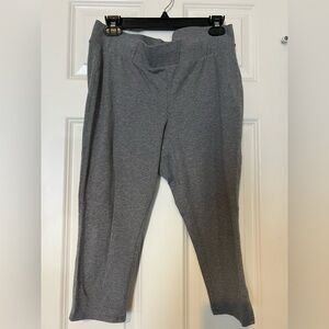 GUC Torrid capri length leggings. Size 1.